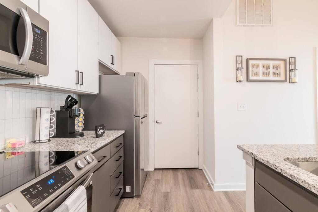 Charming Cozy Apartment With Wi-Fi & Free Parking シャーロット エクステリア 写真