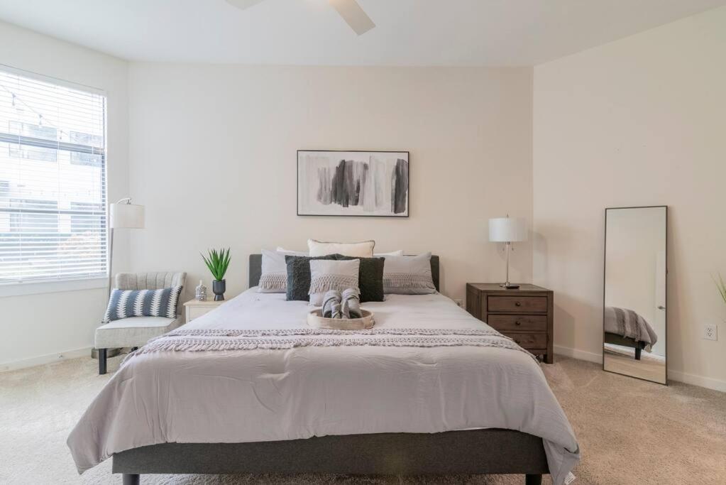 Charming Cozy Apartment With Wi-Fi & Free Parking シャーロット エクステリア 写真