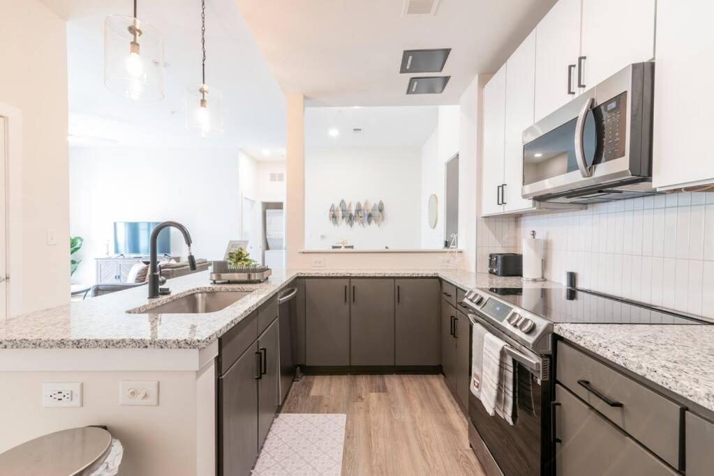 Charming Cozy Apartment With Wi-Fi & Free Parking シャーロット エクステリア 写真