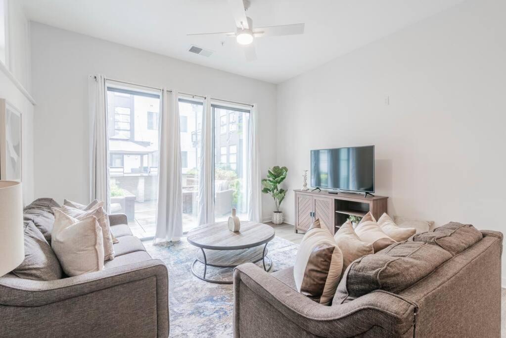 Charming Cozy Apartment With Wi-Fi & Free Parking シャーロット エクステリア 写真
